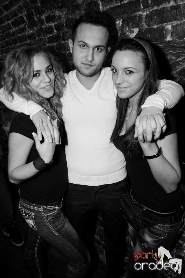 Friday Night Party 2 @ Escape, 