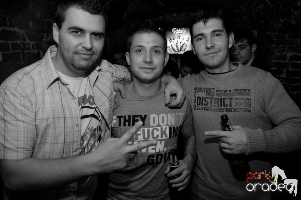 Friday Night Party 2 @ Escape, 