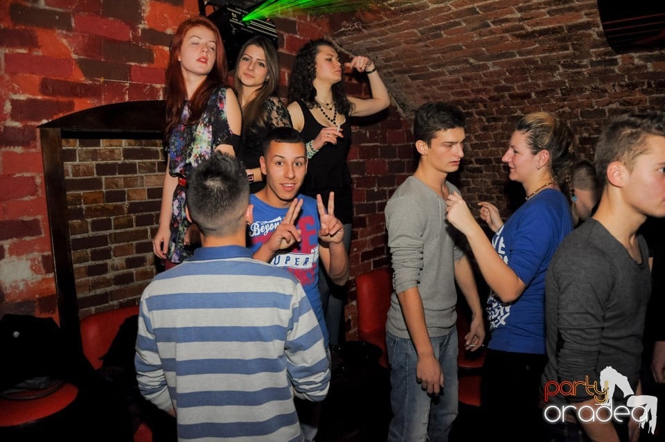 Friday Night Party 2 @ Escape, 