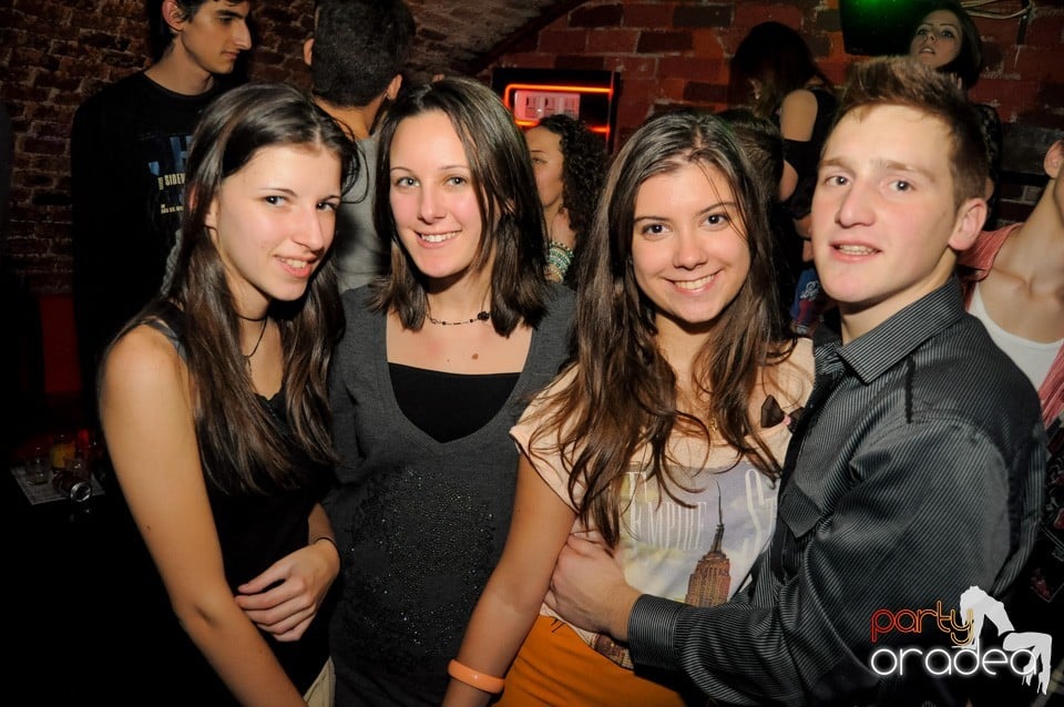 Friday Night Party 2 @ Escape,