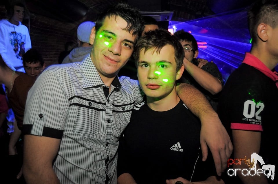 Friday Night Party 2 @ Escape,