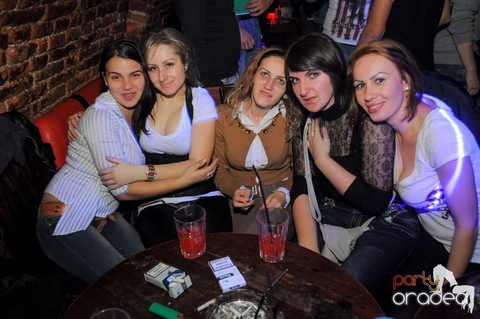 Friday Night Party 2 @ Escape,