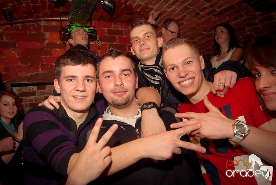 Friday Night Party @ Escape Club, 