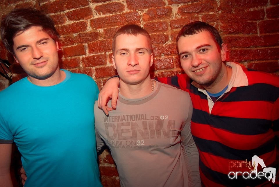 Friday Night Party @ Escape Club, 