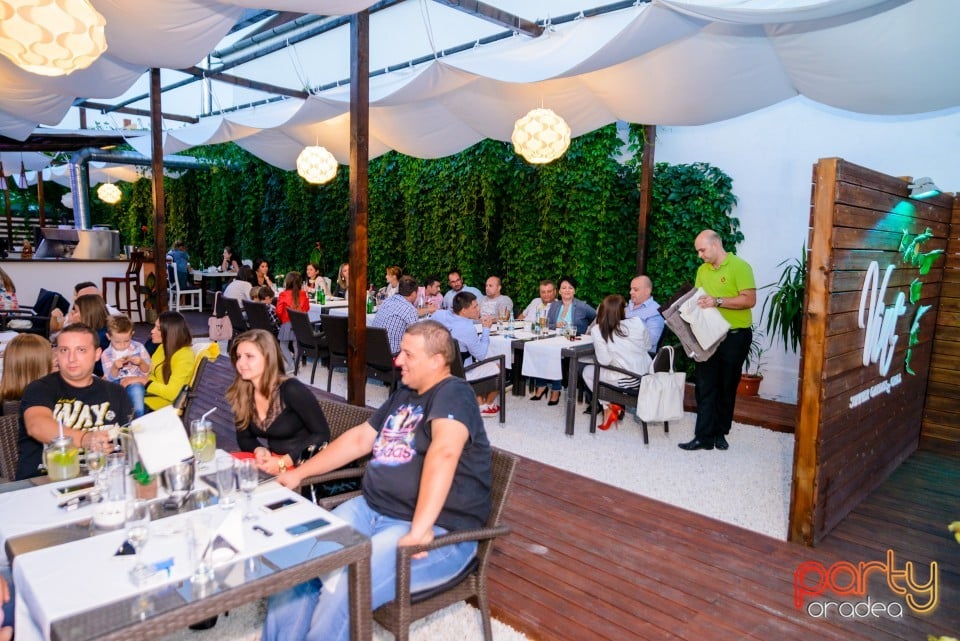 Friday Night Party with Dj Chrom, Vine Summer Garden & Grill