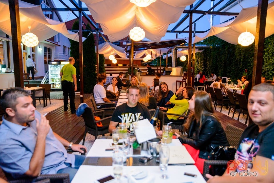 Friday Night Party with Dj Chrom, Vine Summer Garden & Grill