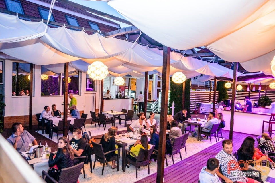 Friday Night Party with Dj Chrom, Vine Summer Garden & Grill