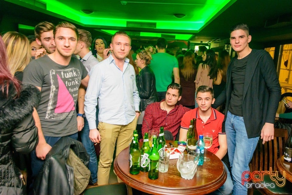 Friday Night Party, Green Pub