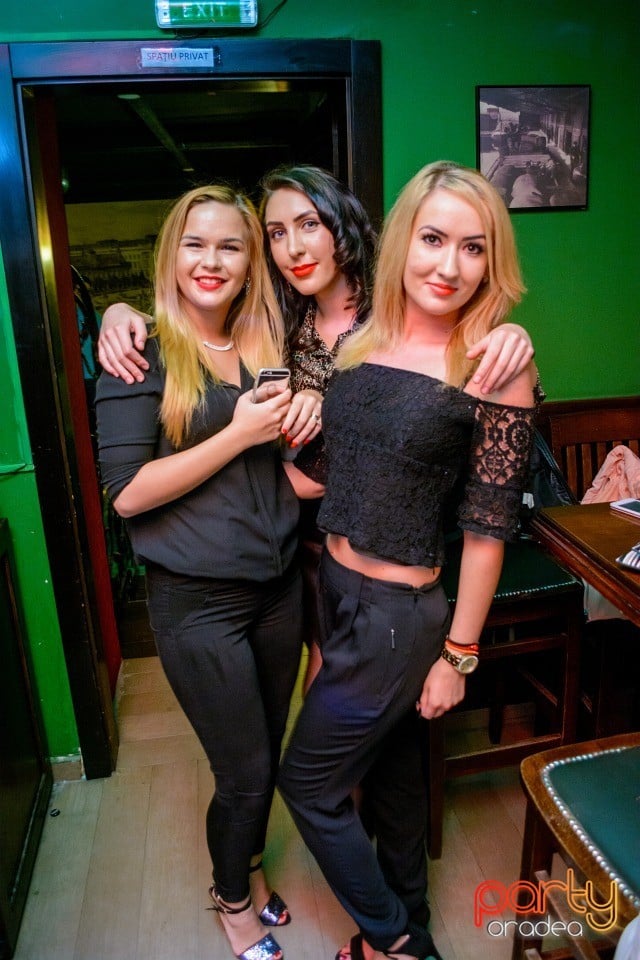 Friday Night Party, Green Pub