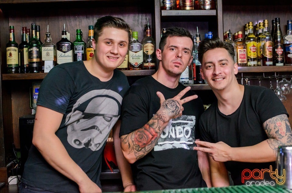Friday Night Party, Green Pub