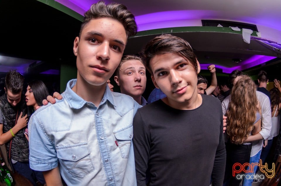 Friday Night Party, Green Pub