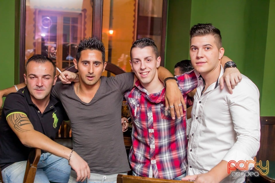 Friday Night Party, Green Pub