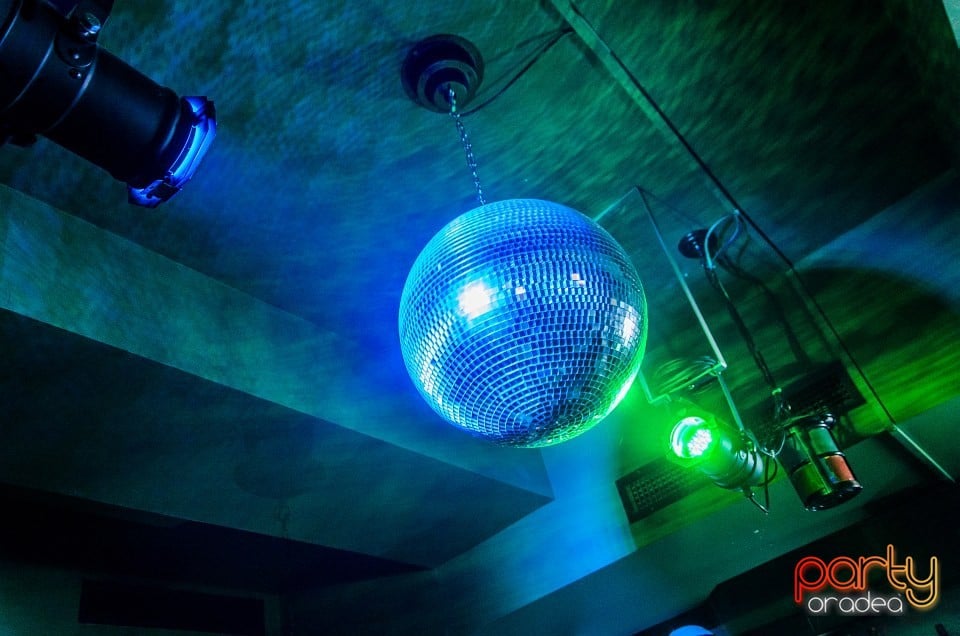 Friday Night Party, Green Pub