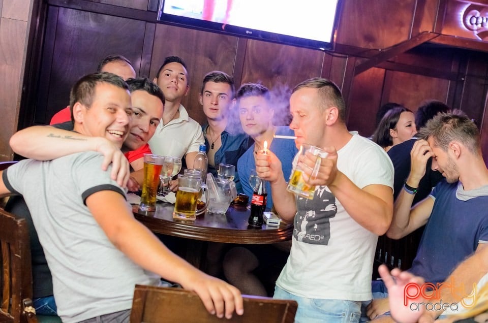 Friday Night Party, Green Pub