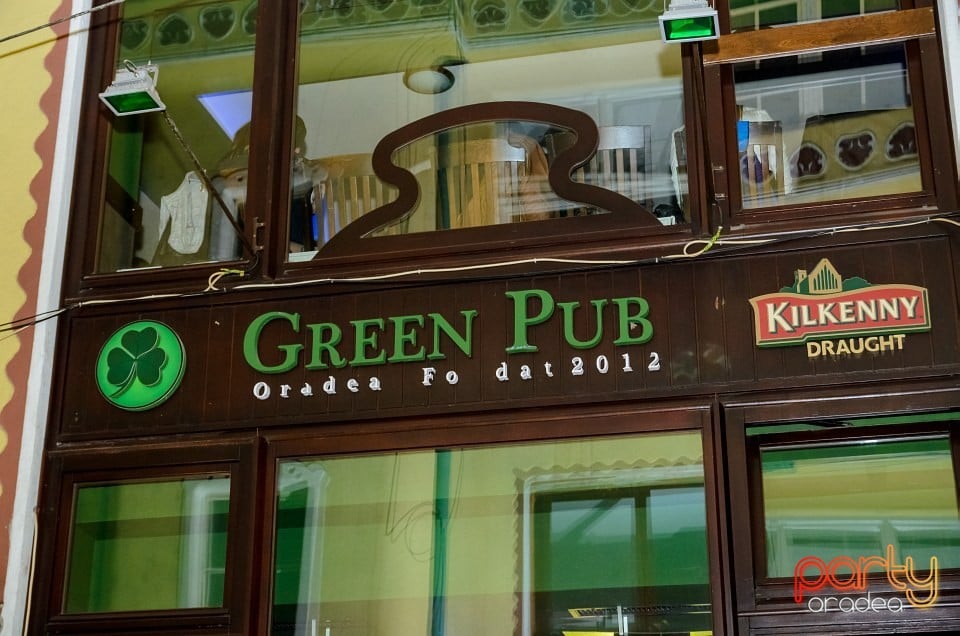 Friday Night Party, Green Pub