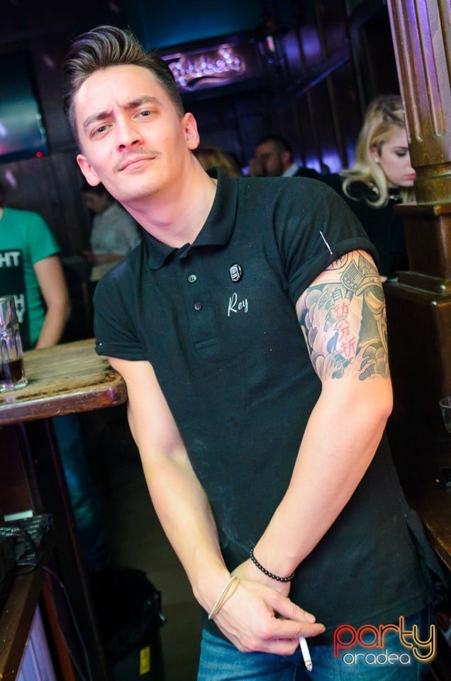 Friday Night Party, Green Pub