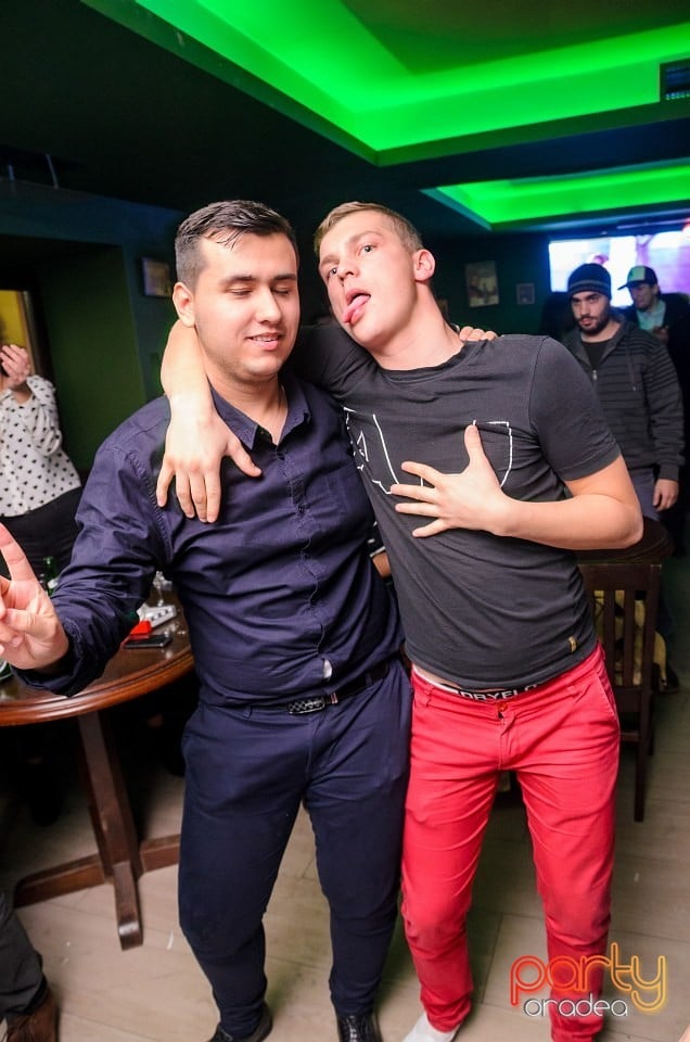 Friday Night Party, Green Pub