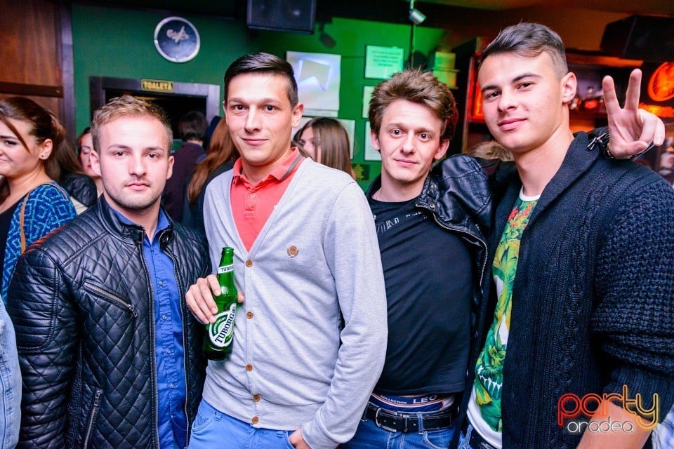 Friday Night Party, Green Pub