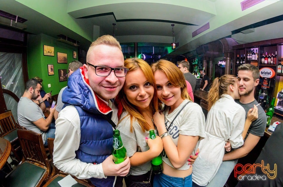 Friday Night Party, Green Pub