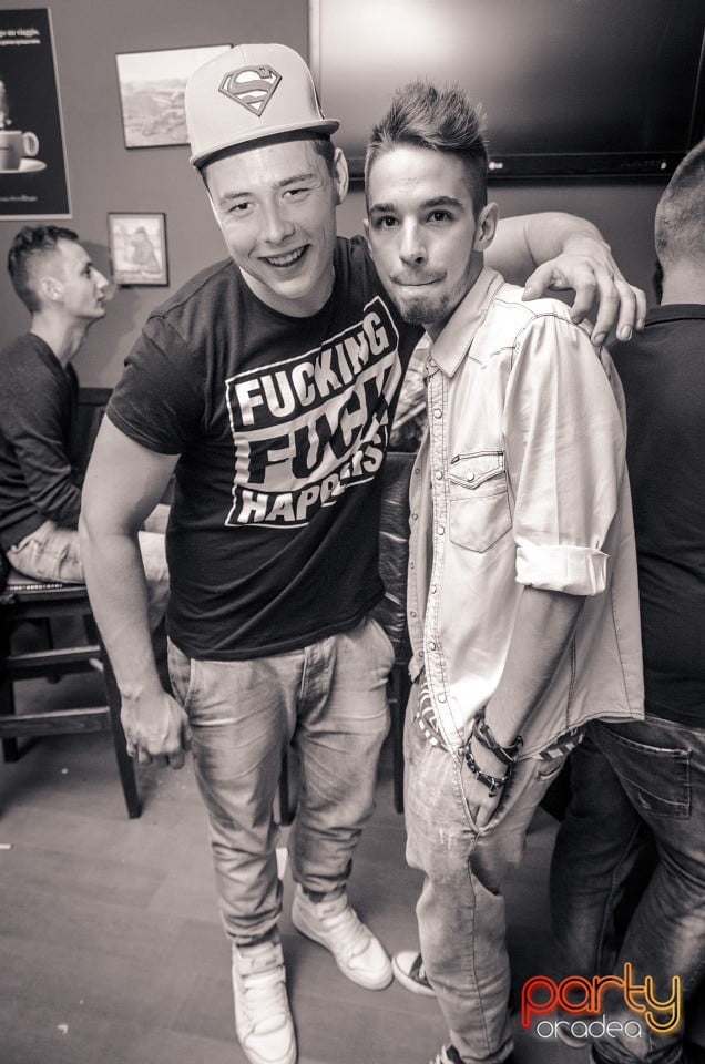 Friday Night Party, Green Pub