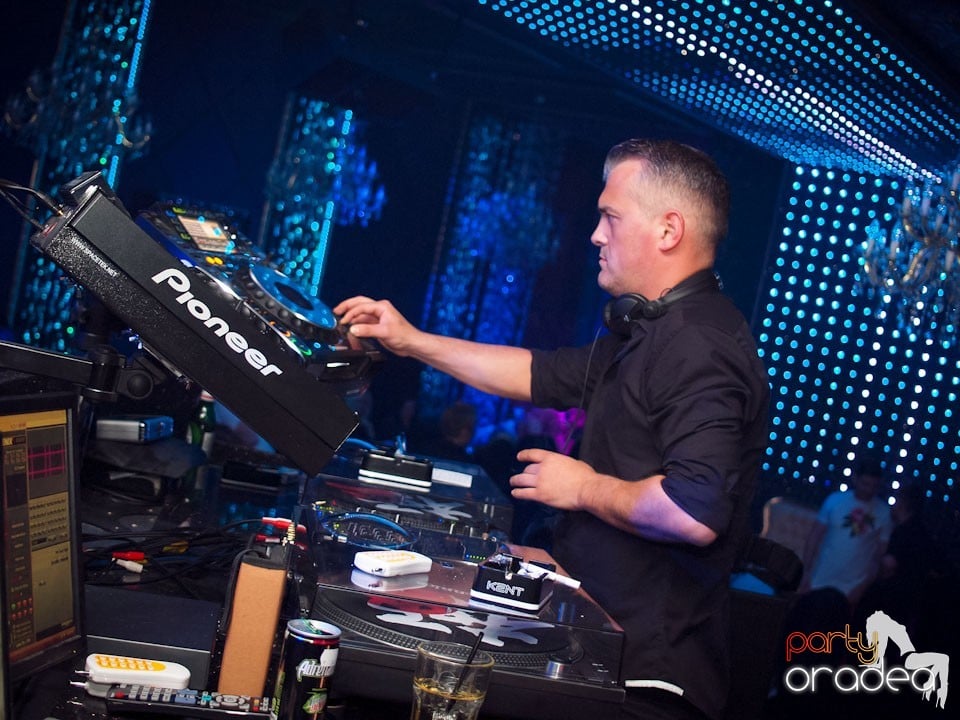 Friday Night Session #2 în The One, 