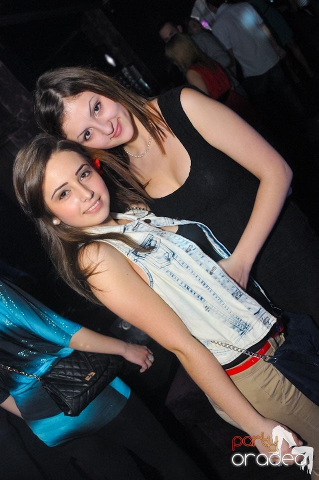 Friday Night Session în The One, 