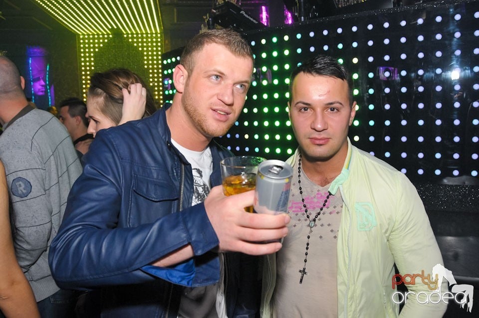 Friday Night Session în The One, 