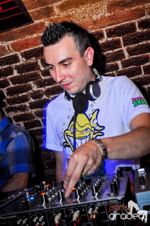 Friday night clubbing, 