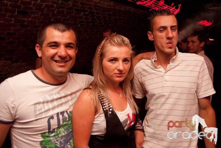 Friday Party în Club Escape, 