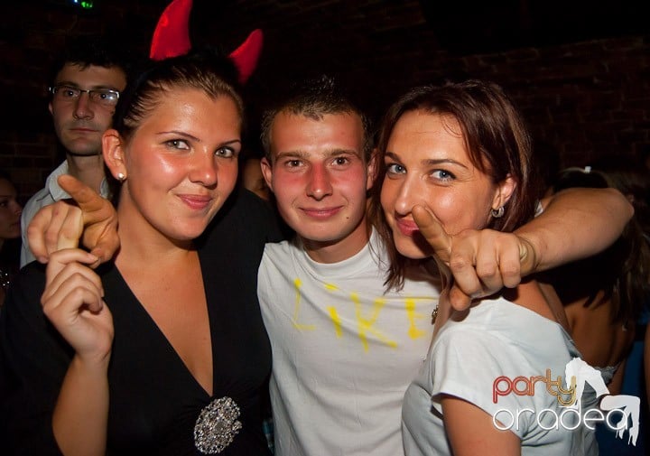 Friday Party în Club Escape,