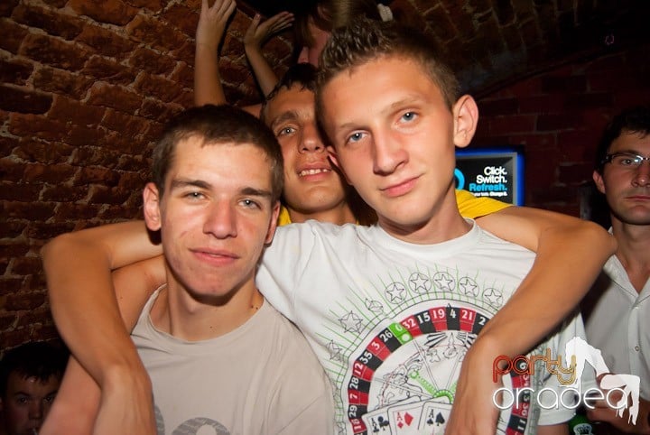 Friday Party în Club Escape,