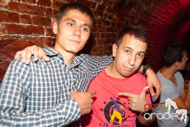 Friday Party în Club Escape,