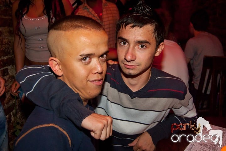 Friday Party în Club Escape,
