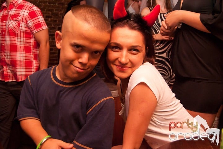 Friday Party în Club Escape,