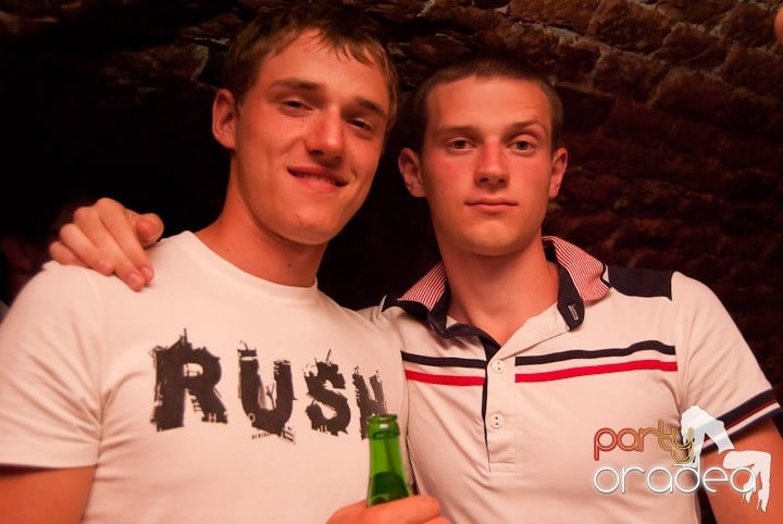 Friday Party în Club Escape,