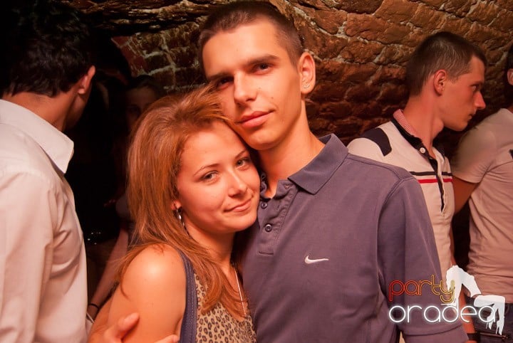 Friday Party în Club Escape,