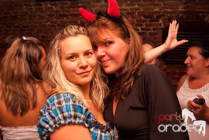 Friday Party în Club Escape,