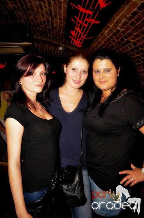 Friday Party în Club Escape, 