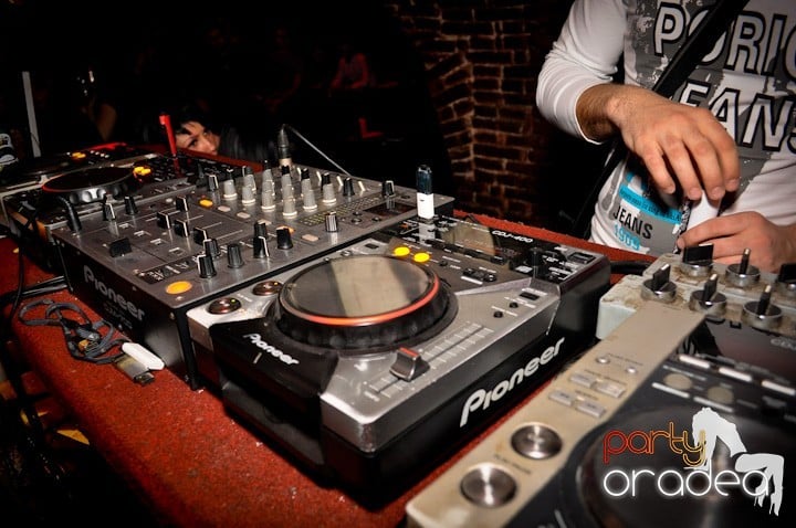 Friday Party în Club Escape, 