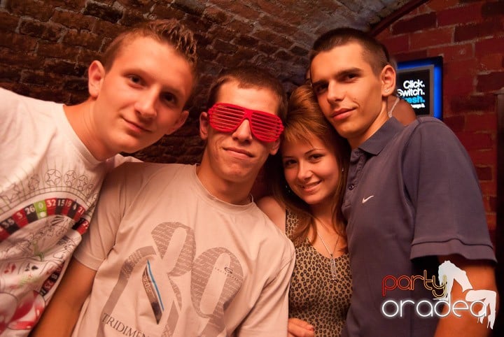 Friday Party în Club Escape,