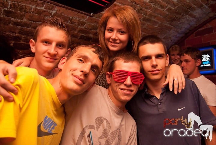 Friday Party în Club Escape,