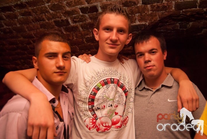 Friday Party în Club Escape,