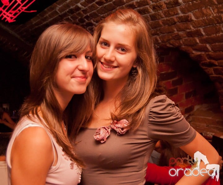Friday Party în Club Escape,