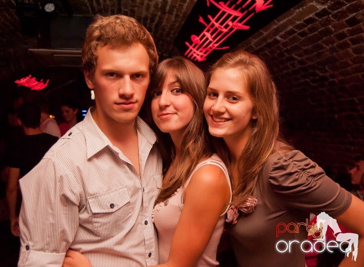 Friday Party în Club Escape,