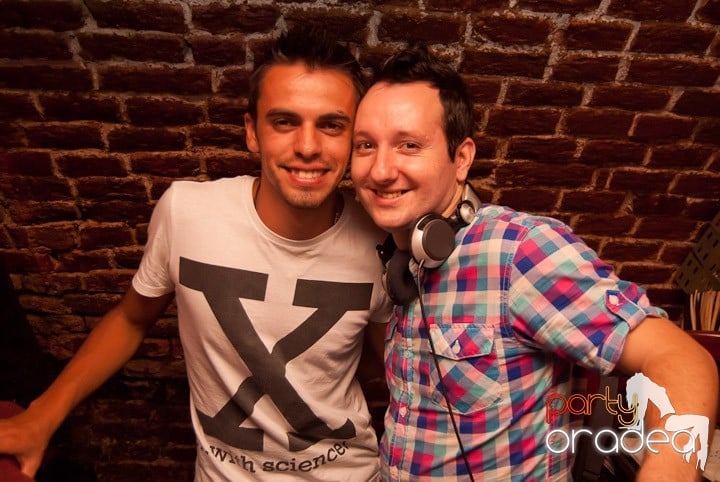 Friday Party în Club Escape,
