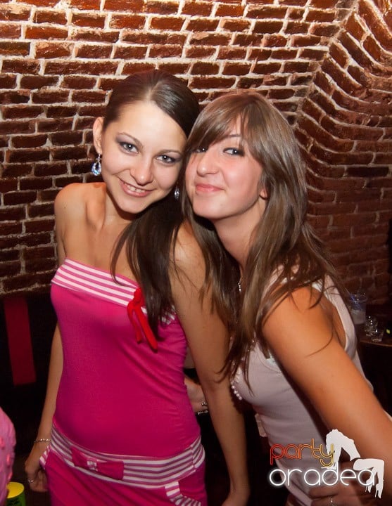 Friday Party în Club Escape,