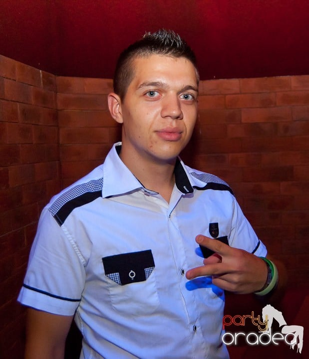 Friday Party în Club Escape,