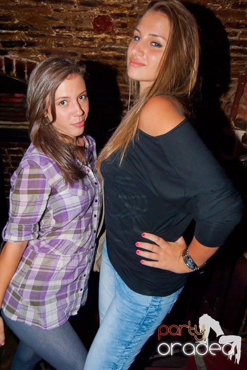 Friday Party în Club Escape,