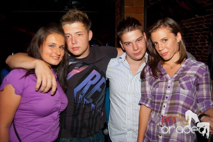 Friday Party în Club Escape,
