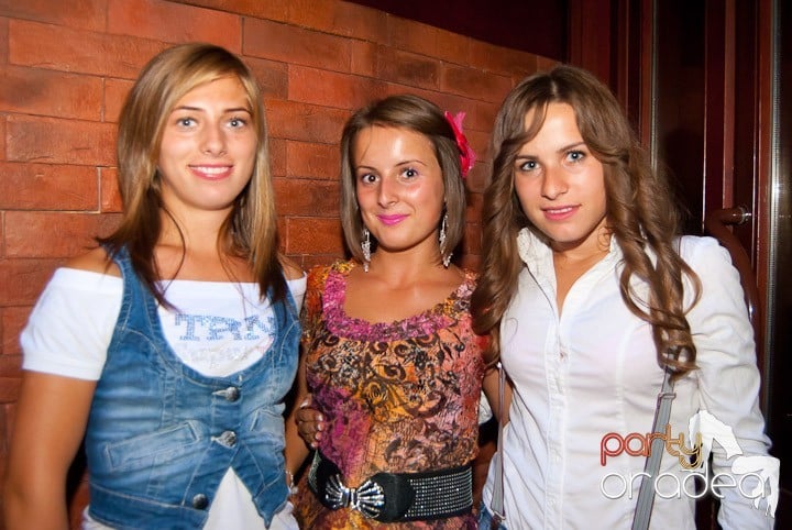 Friday Party în Club Escape,